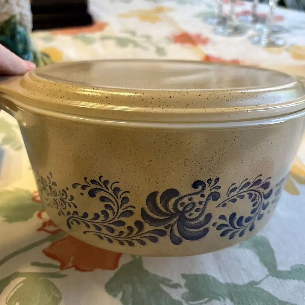 Vintage Pyrex Homestead Blue 2 1/2 Quart Casserole dish 475-B with matching lid